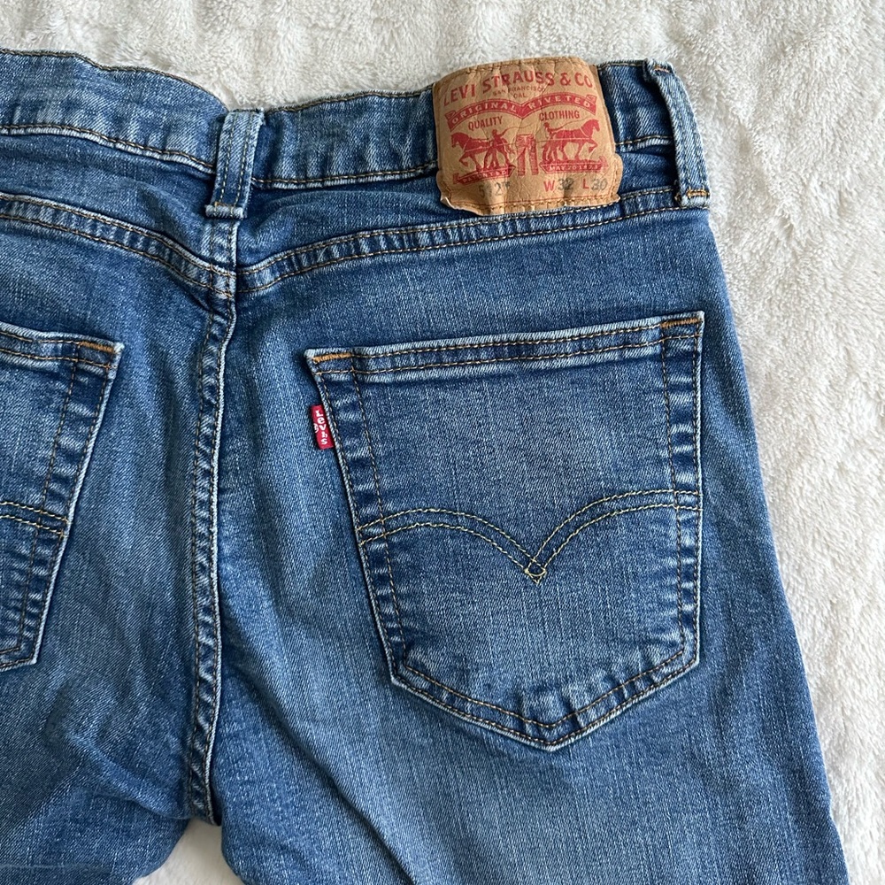 Men’s Levi’s med wash